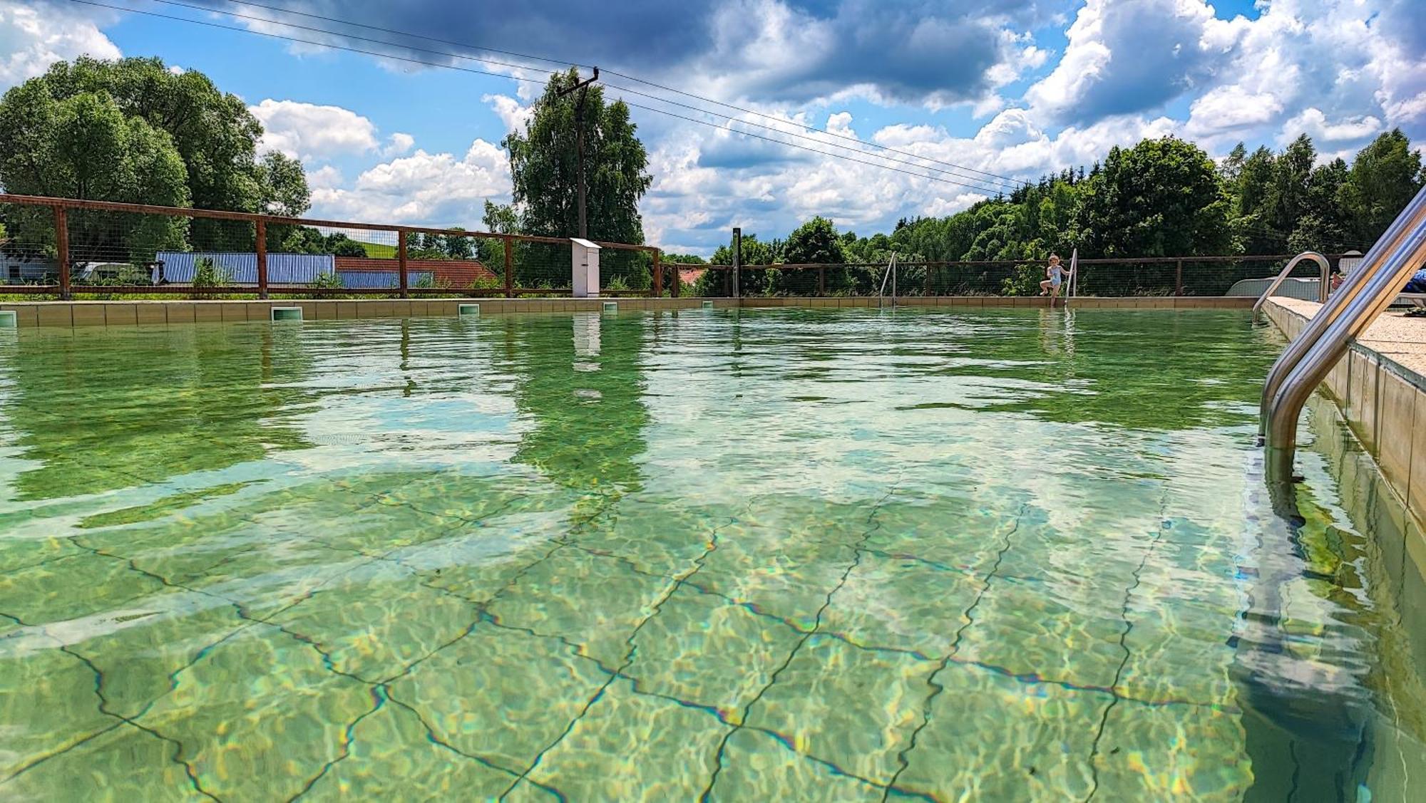Camphouse Villa Chvalsiny Bagian luar foto